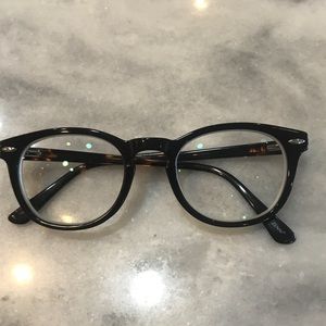 🤓Round black frame.